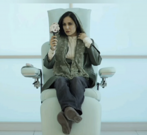 پریناز ایزدیار در نفش اول زن فیلم زن و بچه