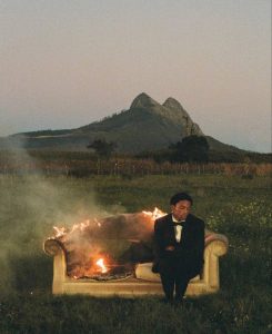 نابودی در رنج و عشق